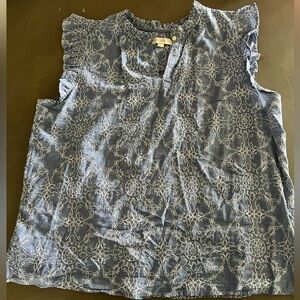 LOFT Women’s Blue Chambray Floral Stitched Flutter Sleeveless Blouse, size XL